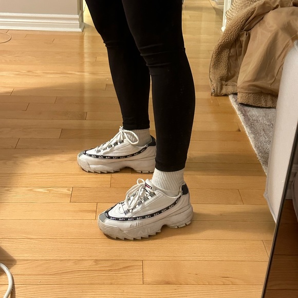 Fila sports sneakers size 7 - Picture 2 of 2